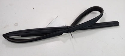 Nissan Versa Door Glass Window Seal Rubber Right Passenger Front 2009 2010 2011 
