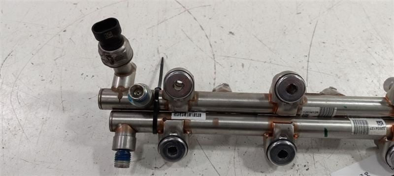 Cadillac CTS Fuel Rail Injection Injector Mount Bar 2011 2012 2013