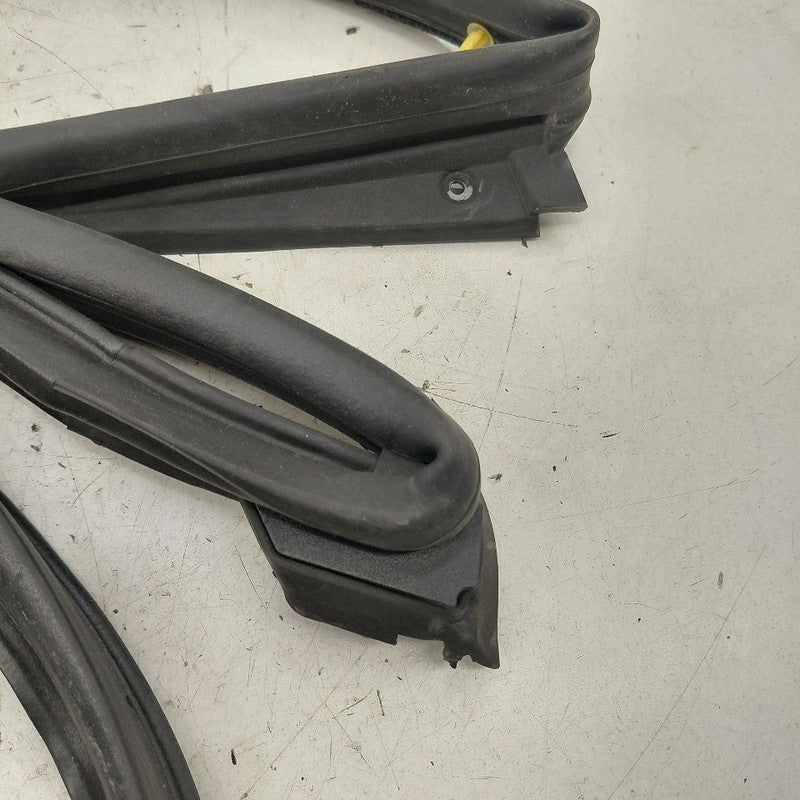 Nissan Murano On Door Seal Rubber Right Passenger Front  2020 2021 202