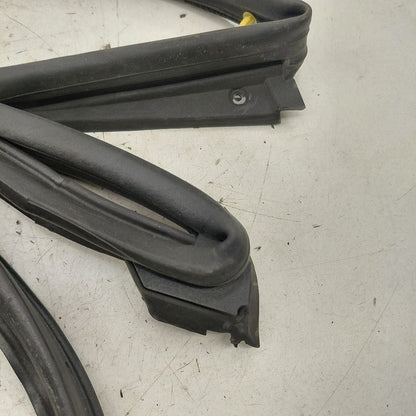 Nissan Murano On Door Seal Rubber Right Passenger Front  2020 2021 202