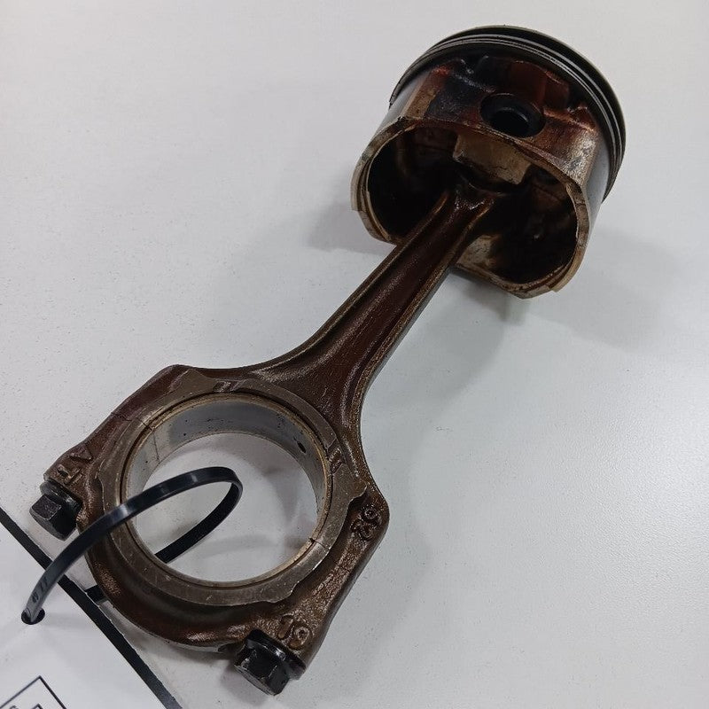 Fiat 500 Single Piston With Connecting Rod   2012 2013 2014 2015 OEM