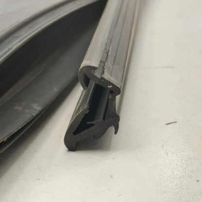 Kia Optima Door Glass Window Seal Rubber Right Passenger Front  2018 2