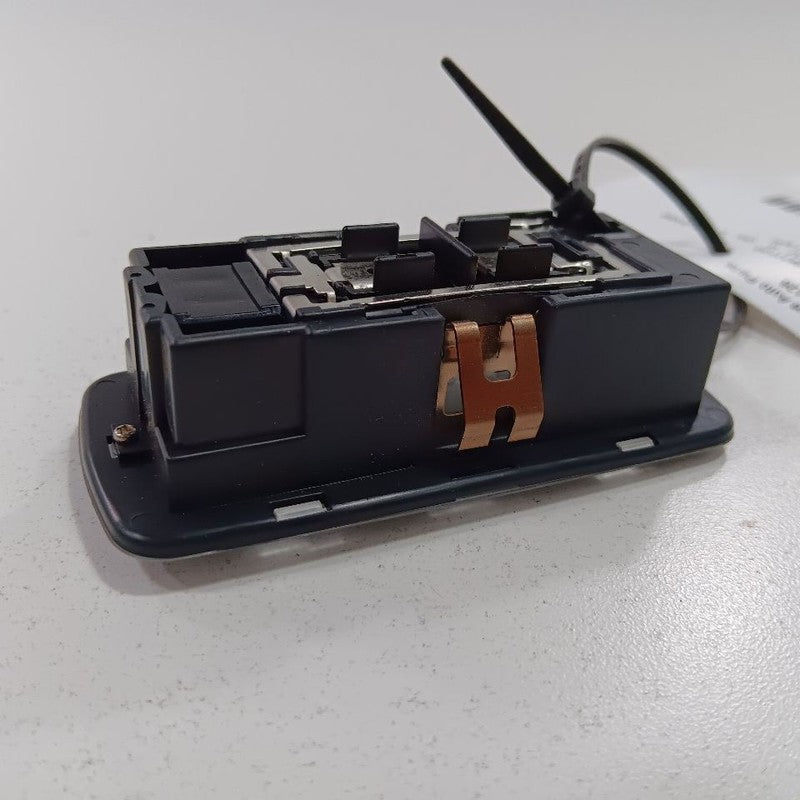 INFINITI QX50 Right Hand Dome Light Roof Lamp  2017 2016 2015 2014