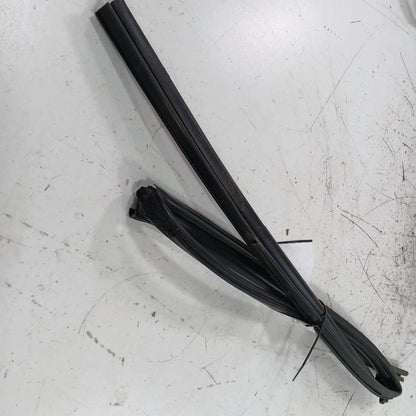 Toyota Prius C Door Glass Window Seal Rubber Right Passenger Rear Back