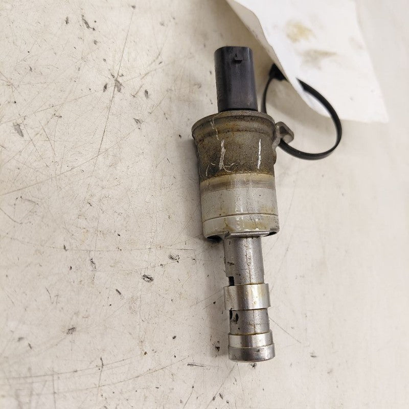 Cadillac CT6 Variable Timing Gear Oil Control Valve Solenoid Cylinder 