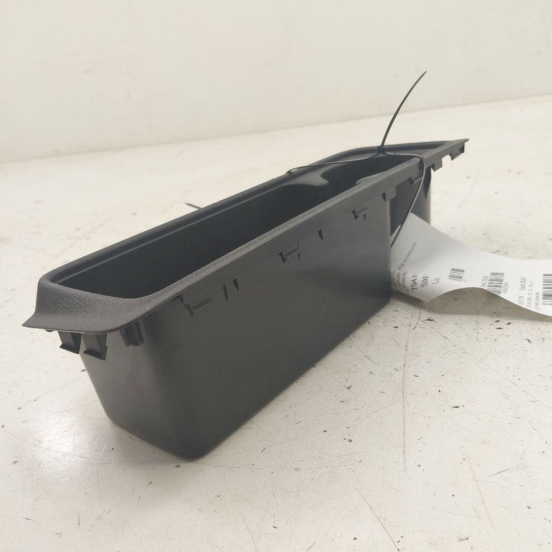 Kia Sorento Third Row Passenger Right Rear Cup Holder  2018 2017 2016