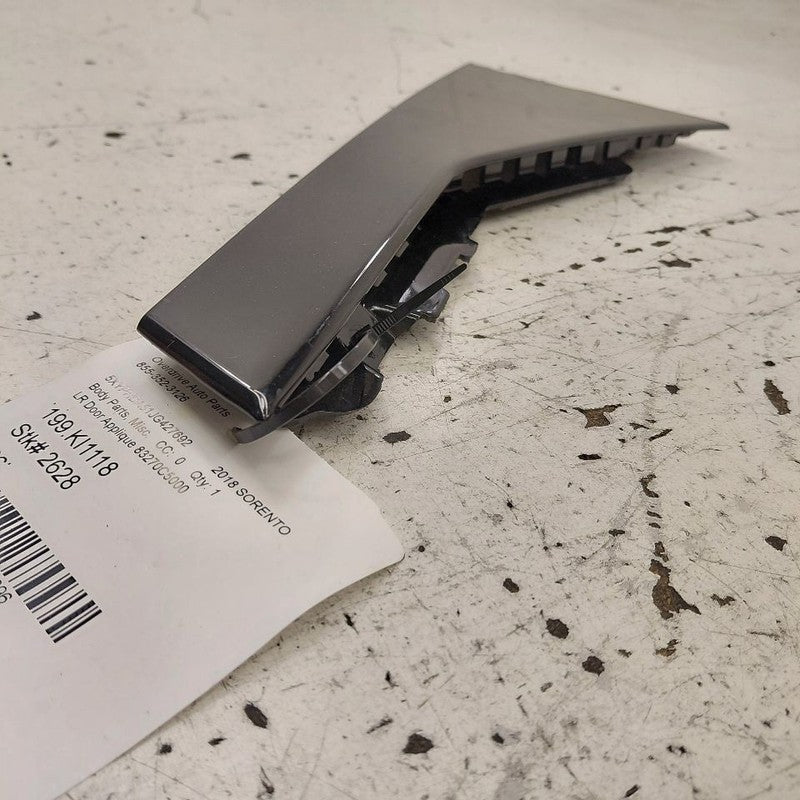 Kia Sorento Left Rear Door Applique Trim {83270C5000} 2018 2017 2016