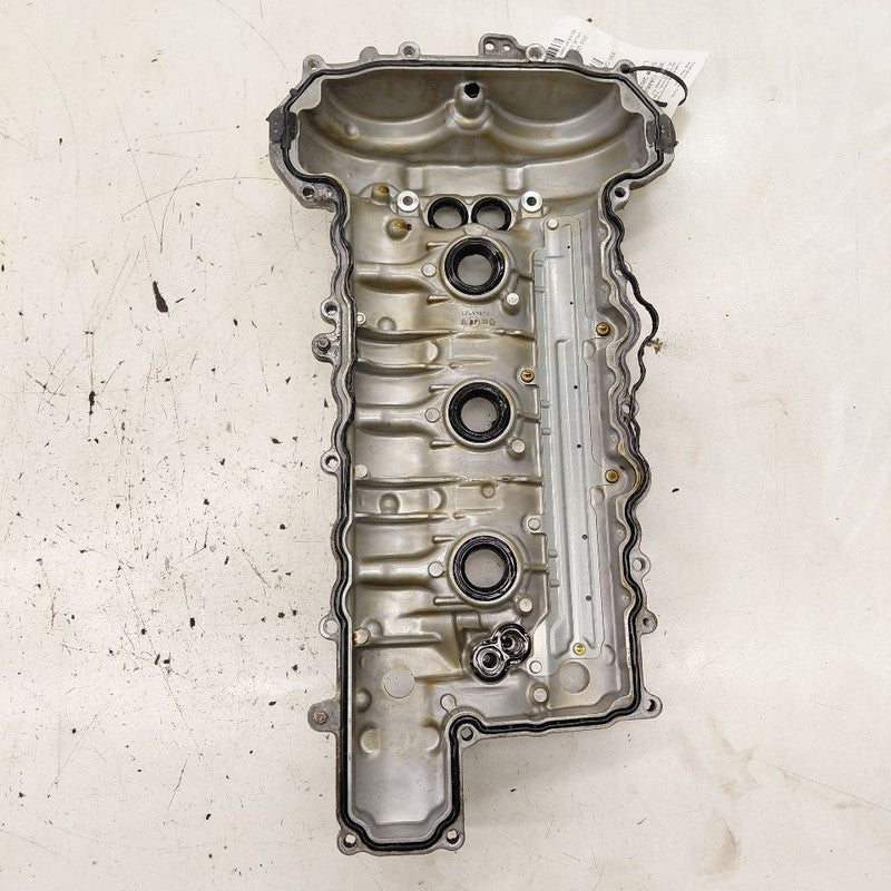Cadillac CT6 Passenger Rear Engine Cylinder Head Valve Cover  2018 201