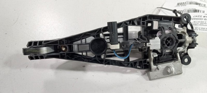 25936893 Door Handle Exterior Front Painted With Chrome Insert Fits 13-20 TRAX