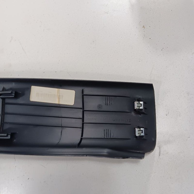 Jeep Cherokee Sill Trim Plate Door Jam Threshold Left Driver Rear  201