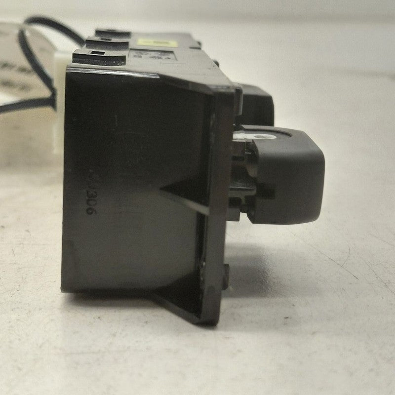 Hyundai Veloster Power Window Switch Right Passenger Front  2017 2016 