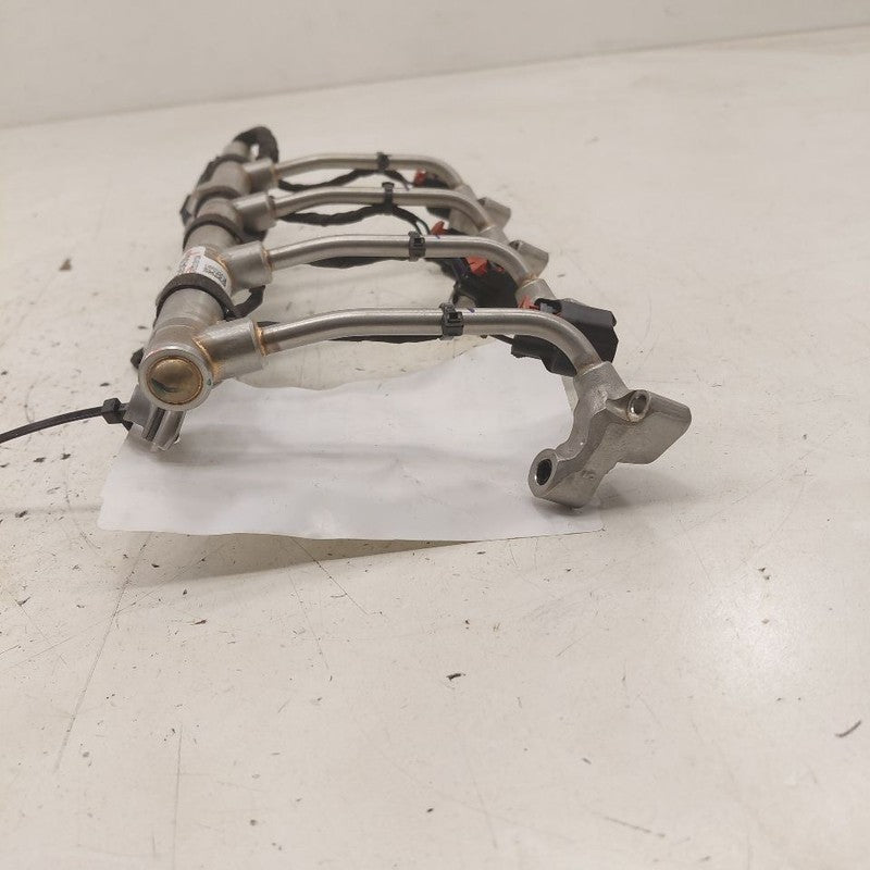 Chevy Equinox Fuel Rail Injection Injector Mount Bar  2024 2023 2022