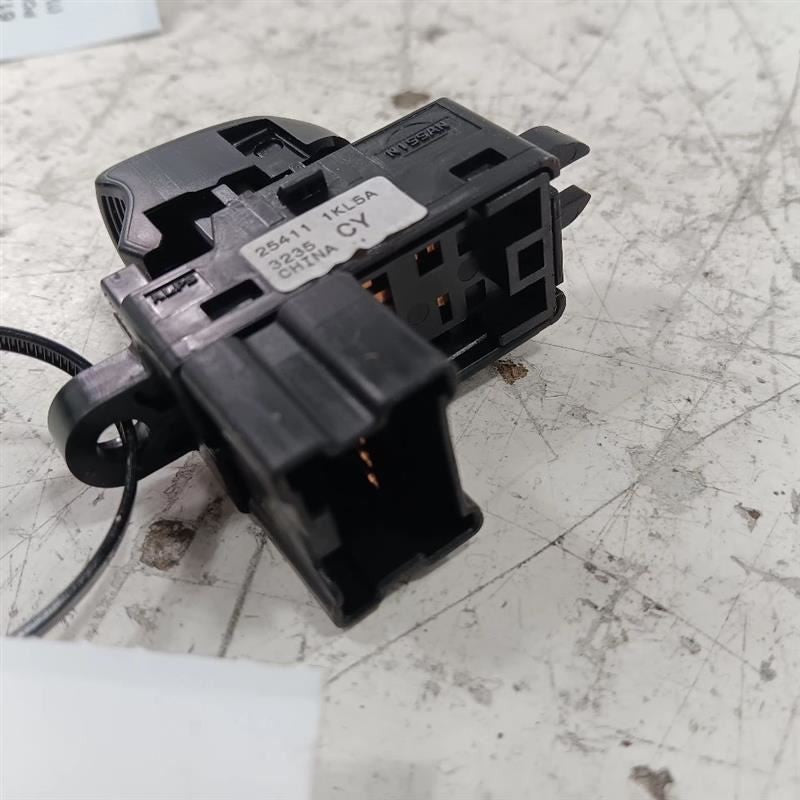 Nissan LEAF Power Window Switch Right Passenger Rear  2013 2014 2015 2016 2017