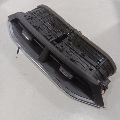 Chevy Trailblazer Dash Air Vent Center Middle  2021 2022 2023