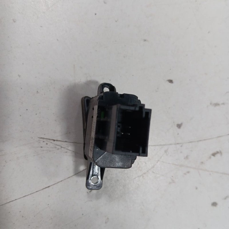 Jeep Renegade Traction Control Switch   2021 2020 2019 OEM