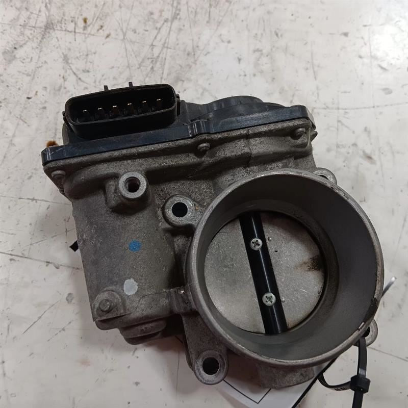 Throttle Body Valve Assembly 2.0L Fits 12-18 MAZDA 3 OEM