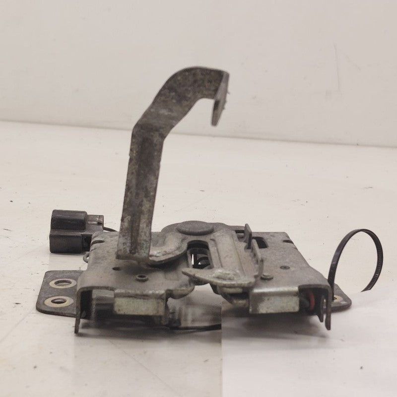 Mitsubishi Outlander   Hood Latch  2018 2017 2016