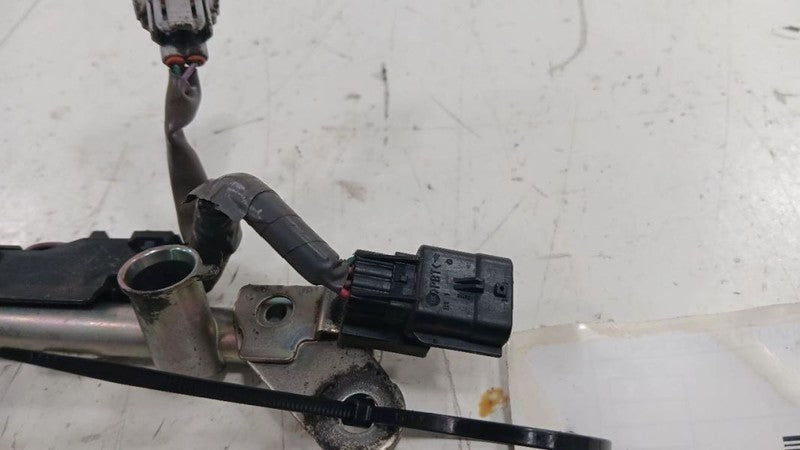 Infiniti G37 Fuel Rail Injection Injector Mount Bar  2011 2012 2013 OE