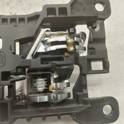 Hyundai Santa Fe Door Handle Left Driver Rear Interior Inside  2019 20