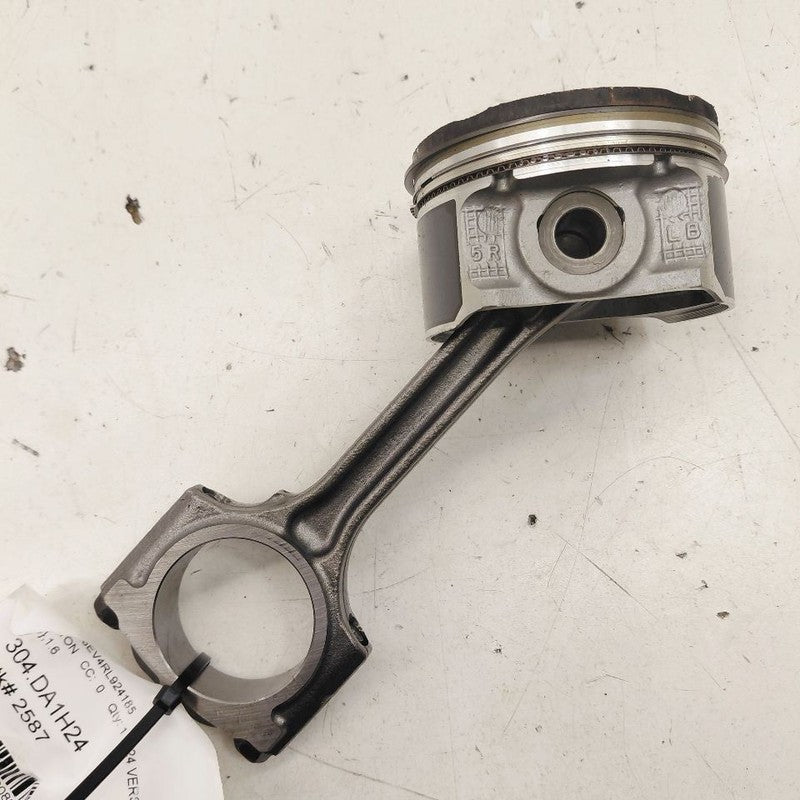 Nissan Versa Single Piston With Connecting Rod   1.6 2024 2023 2022 20