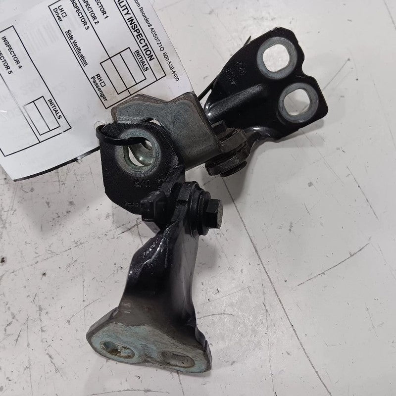 Jeep Compass Door Hinge Set Right Rear Passenger  2018 2019 2020 2021 2022