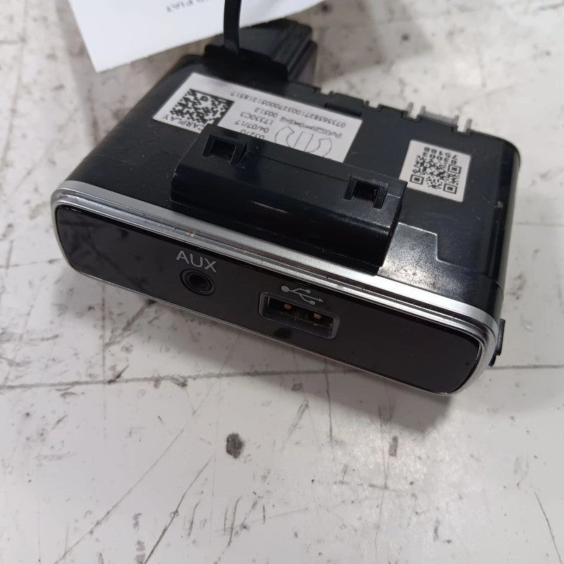 Fiat 500 USB Plug In Hub Port 2018 OEM