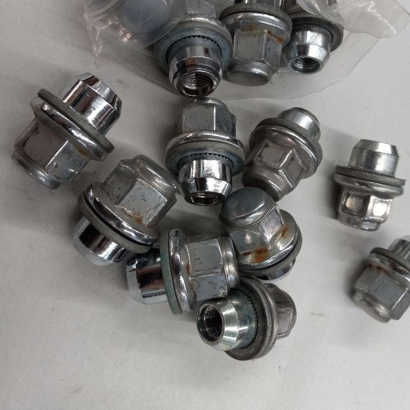 INFINITI QX50 Lug Nut Set  2017 2016 2015 2014 OEM