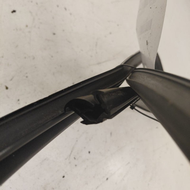 Mitsubishi Outlander   Door Glass Window Seal Rubber Left Driver Front