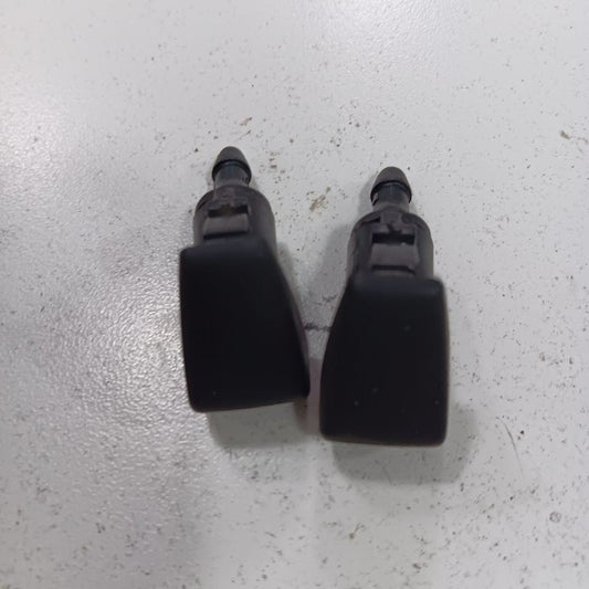 Hyundai Accent Windshield Wiper Washer Fluid Hood Sprayer Nozzles 2017 2016 2015