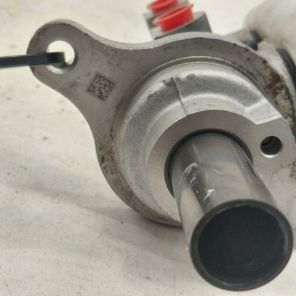 Brake Master Cylinder Fits 12-17 Hyundai Veloster