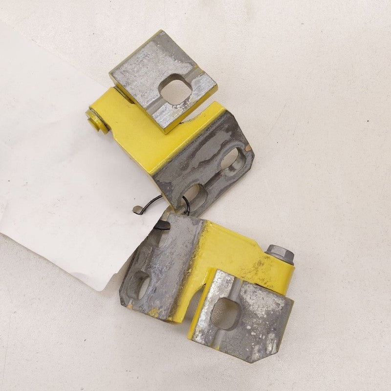 Fiat 500 X Model   Door Hinge Set Left Front Driver  2016 2017
