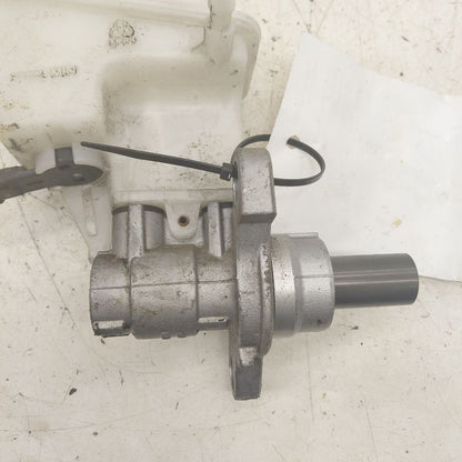 Brake Master Cylinder VIN B 8th Digit Opt Luv Fits 13-21 Buick Encore