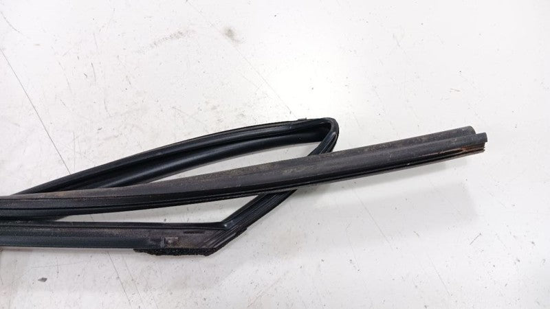 Toyota Prius Door Glass Window Seal Rubber Left Rear Back 2015 2014 20