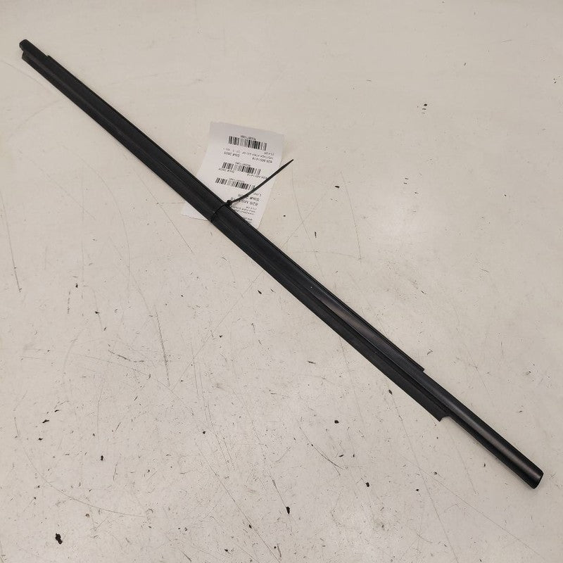 Mitsubishi Outlander Door Glass Window Weather Strip Front Right Passe