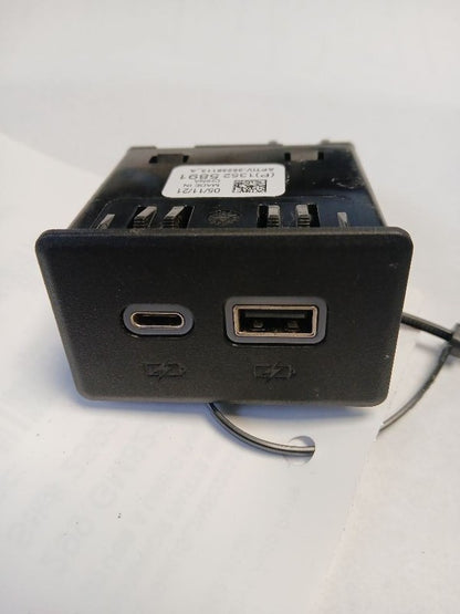 Chevy Trailblazer USB & USB-C Port {13525891} 2023 2022 2021
