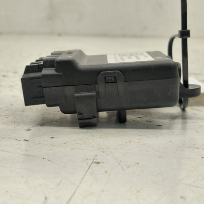 Cadillac CT6 Rear Seat Heating And Cooling Control Module {13511689} 2