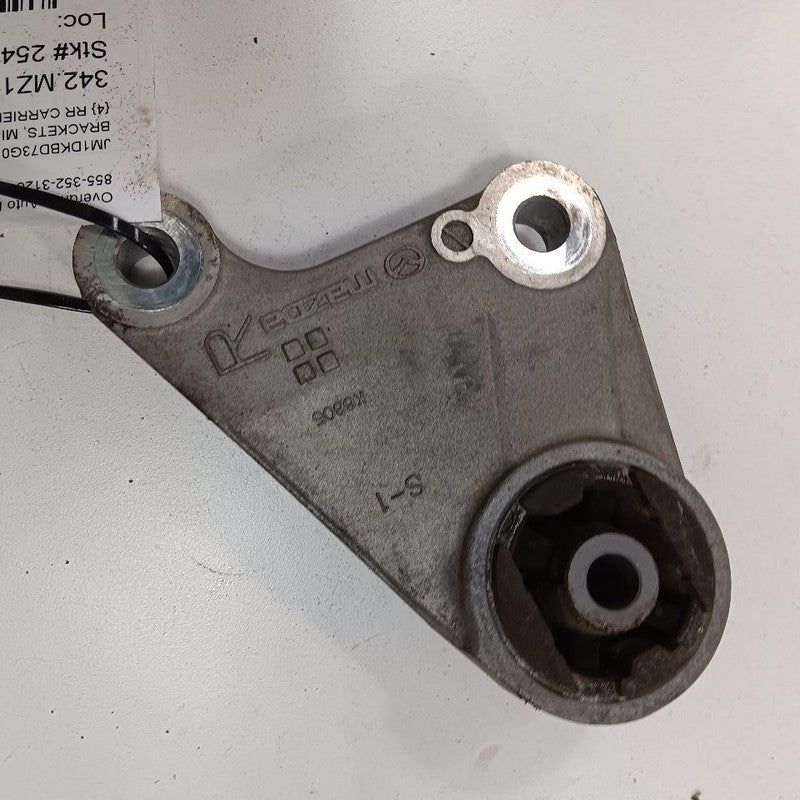 Mazda CX-3 2.0 Passenger Right Rear Mount Bracket  2016 2017 2018 OEM