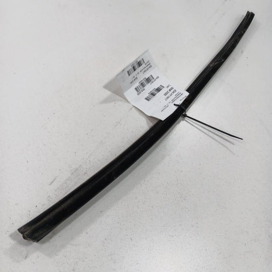 Hyundai Accent Right Front Weather Strip Interior  2017 2016 2015 2014