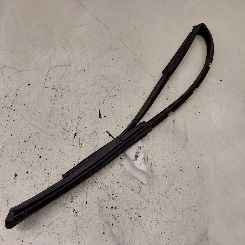 Nissan Versa Note Door Glass Window Seal Rubber Left Driver Front 2019