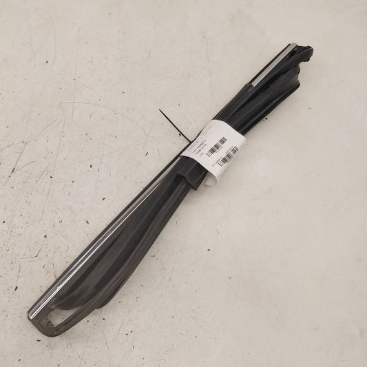 Jeep Cherokee Door Glass Window Seal Rubber Left Driver Rear Back 2019