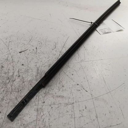 Nissan Kicks Door Glass Window Weather Strip Trim Front Right Passenger  2021 20