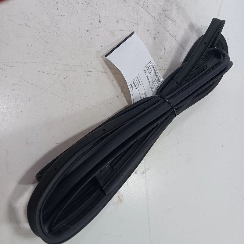 Buick Encore On Door Seal Rubber Right Passenger Rear Back  2017 2018 