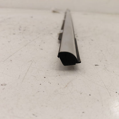 Kia Sorento Door Glass Window Weather Strip Trim Rear Right Passenger 
