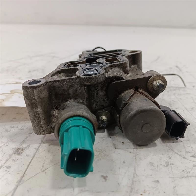 Honda CR-V Variable Timing Gear Oil Control Valve Solenoid Cylinder He