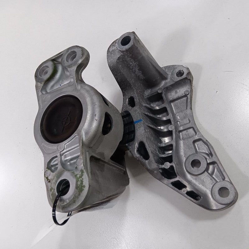 Nissan Sentra Engine Motor Mount Right Passenger  2.0 2023 2022 2021 2020