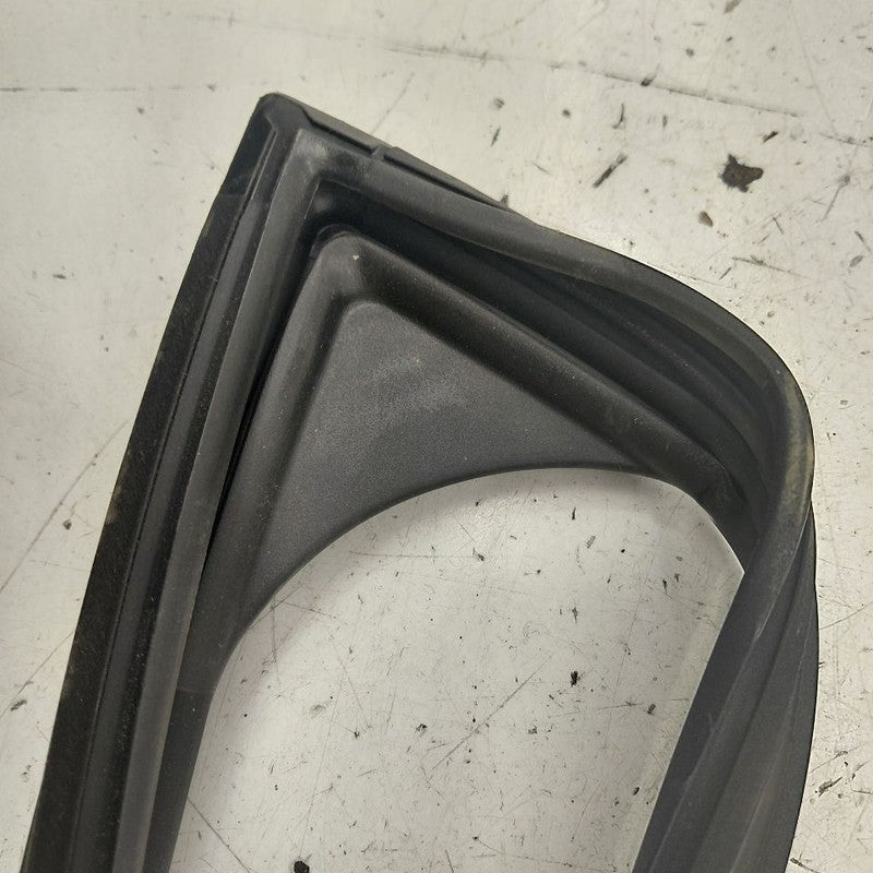 Chevy Trax Door Glass Window Seal Rubber Right Passenger Front  2025 2