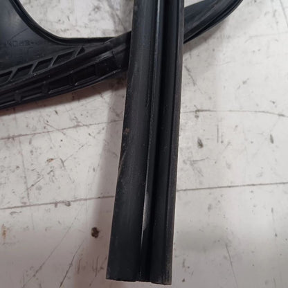 Subaru Forester Door Glass Window Seal Rubber Right Passenger Front  2