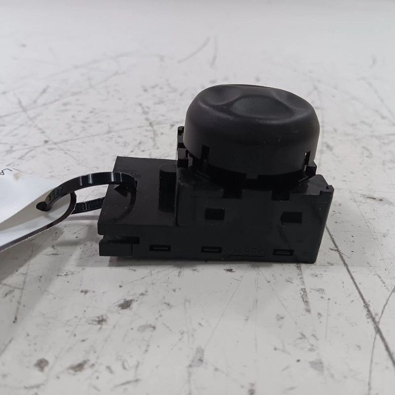 Buick Lacrosse Seat Lumbar Switch  2017 2018 2019 OEM