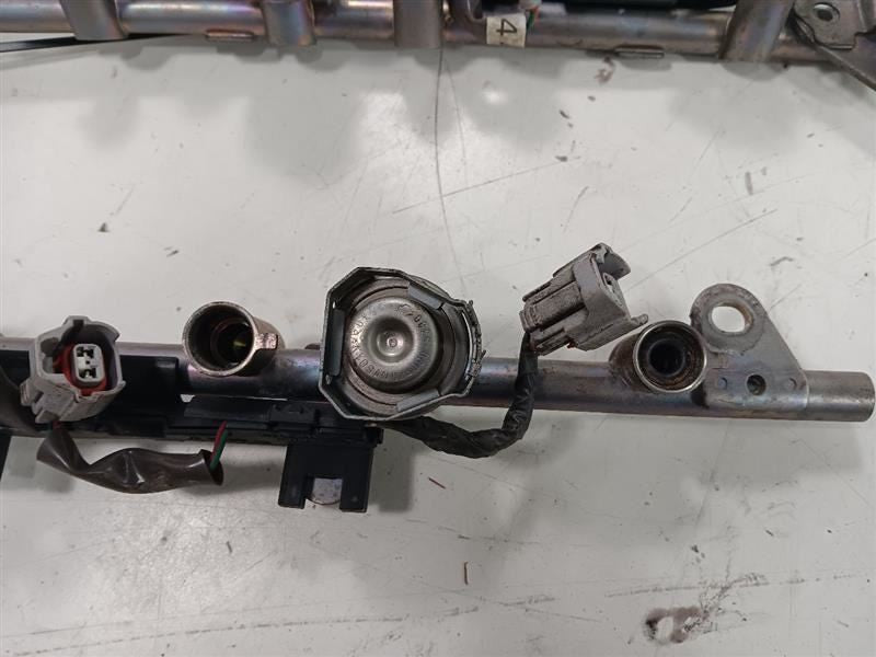 Infiniti Q50 Fuel Rail Injection Injector Mount Bar 2014 2015 2016 OEM