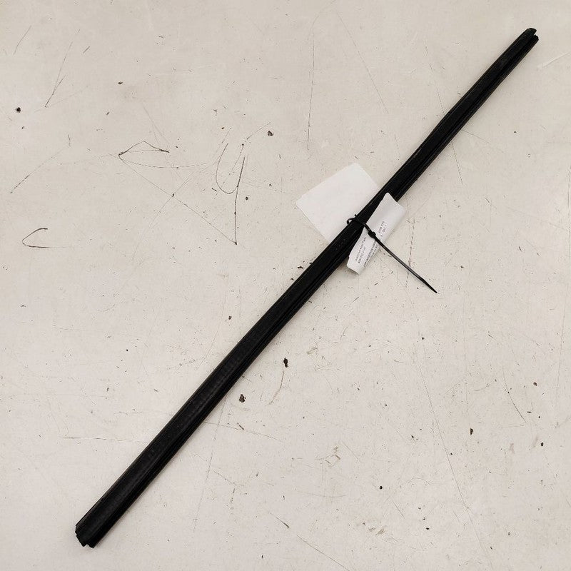 Cadillac XTS Right Front Weather Strip Interior      2016 2017 2018